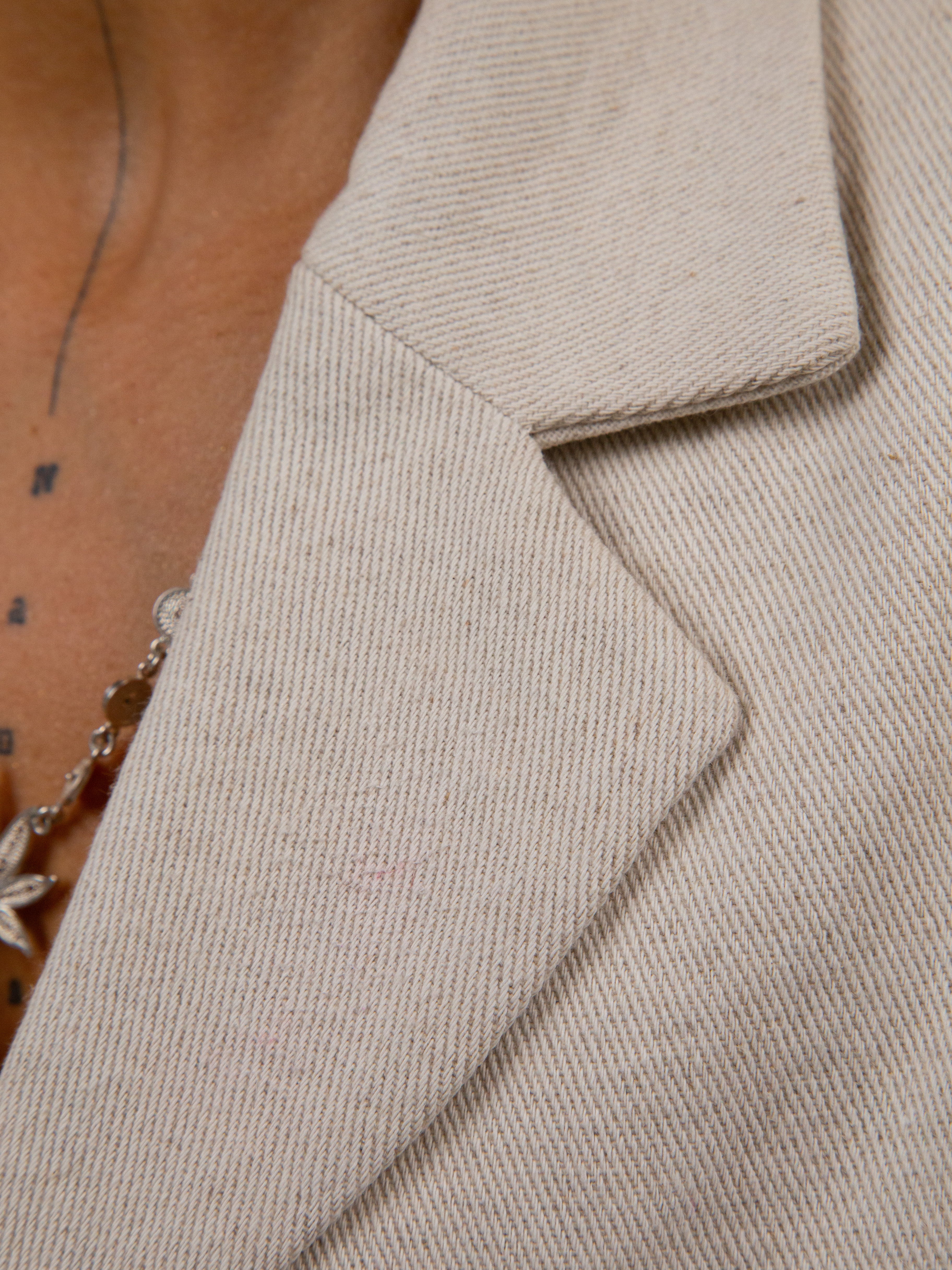 BLAZER MUJER EN CAÑAMO- ELEGANCIA SOSTENIBLE