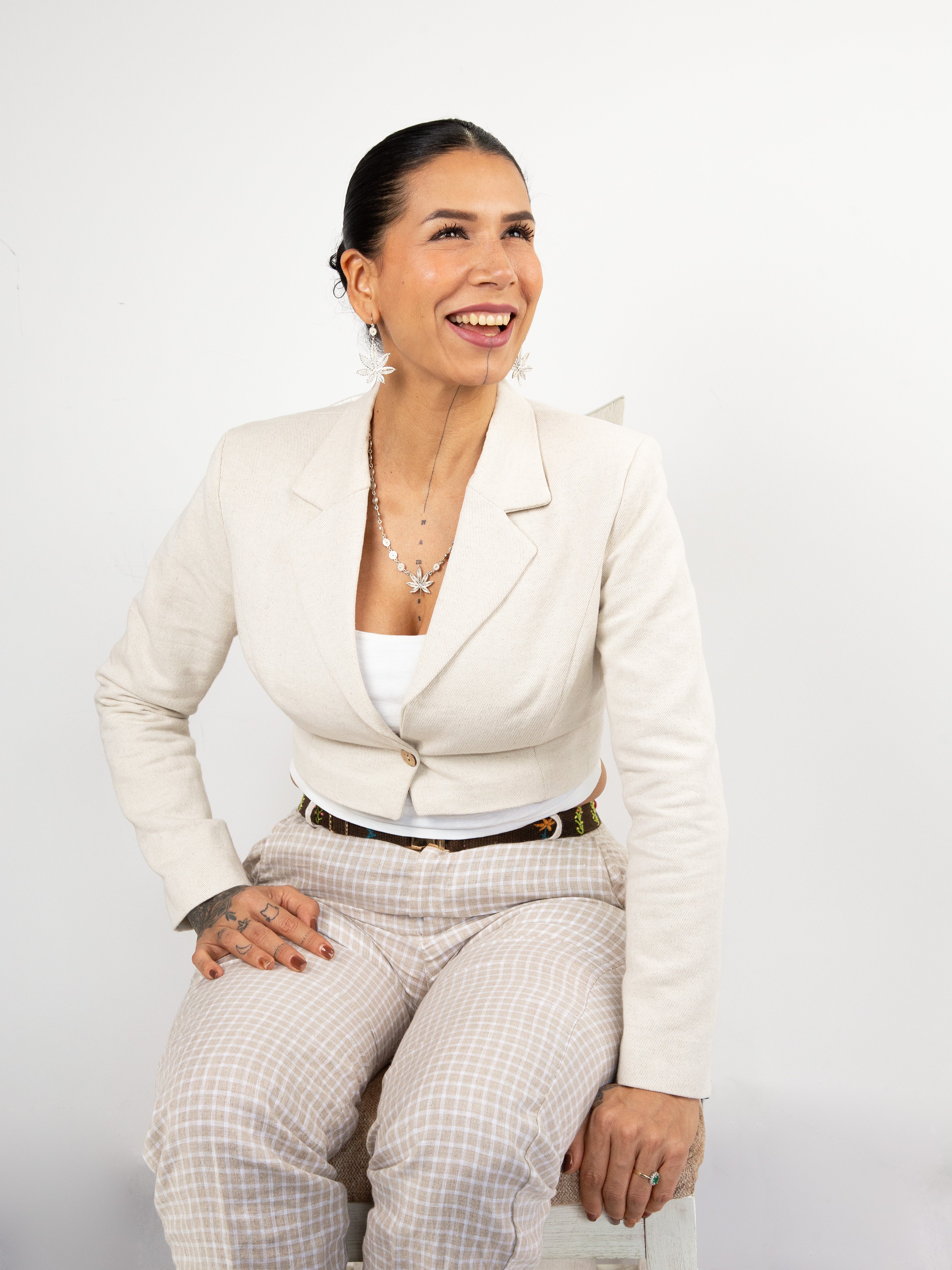 BLAZER MUJER EN CAÑAMO- ELEGANCIA SOSTENIBLE